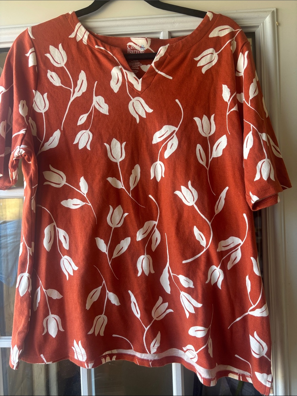 Croft & barrow Rust Orange Short Sleeve Tee with White Floral Tulips